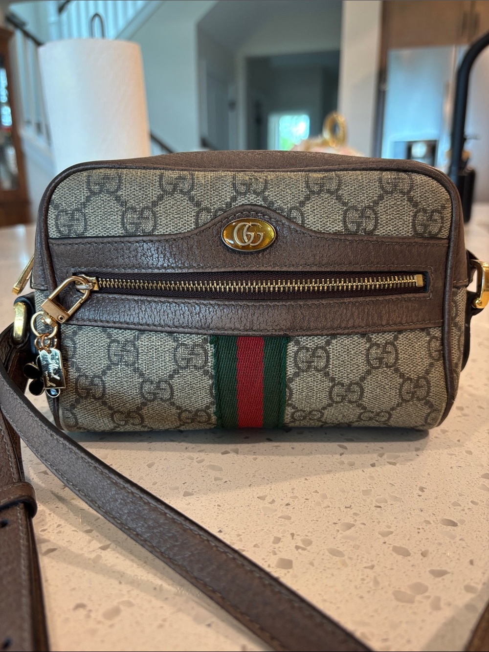 👄Gucci GG Supreme Crossbody Bag